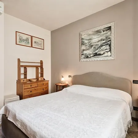 Moleloca - San Tommaso * تورينو